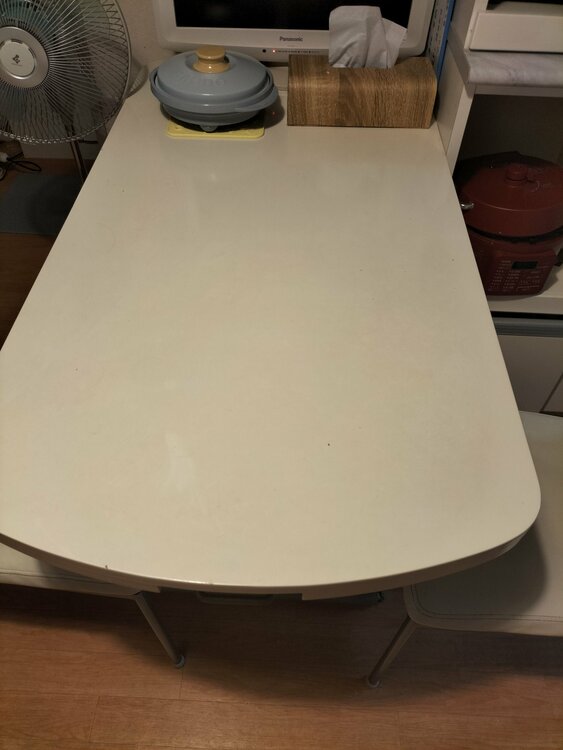 ダイニングテーブルセット（家具・寝具）の商品画像 - 査定依頼日：2025年12月27日 - 最高査定価格：3,000円