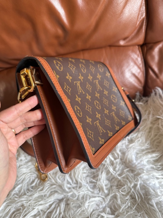 ドーフィーヌ（ブランドバッグ）の商品画像 - 査定依頼日：2025年9月9日 - 最高査定価格：200,000円