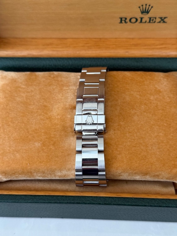 ロレックス デイトナ 1652（高級時計）の商品画像 - 査定依頼日：2026年3月12日 - 最高査定価格：4,500,000円