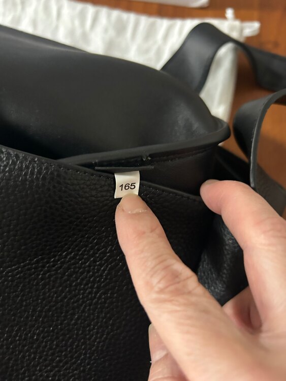 プラダ  （ブランドバッグ）の商品画像 - 査定依頼日：2025年3月28日 - 最高査定価格：190,000円