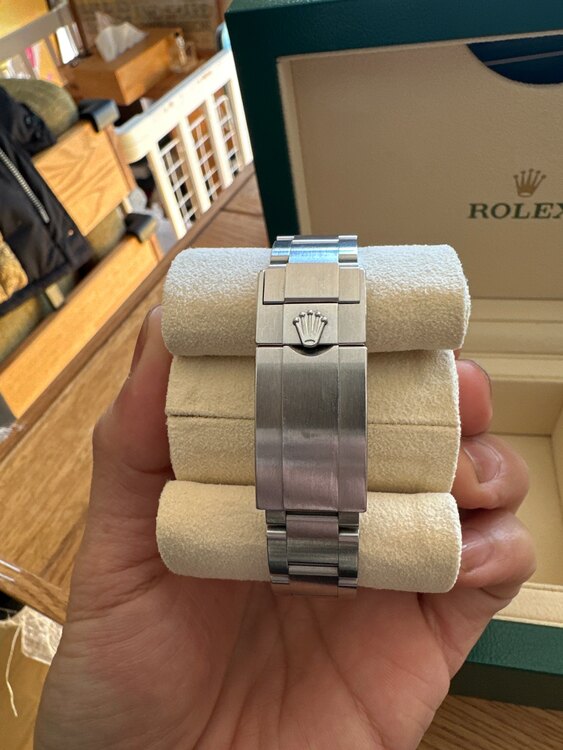 ロレックス エクスプローラー 12427（高級時計）の商品画像 - 査定依頼日：2025年4月15日 - 最高査定価格：1,200,000円