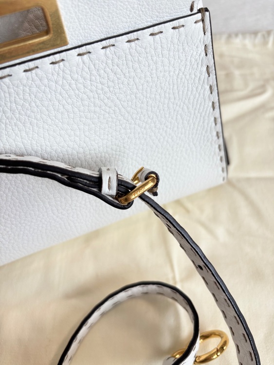 フェンディ  （ブランドバッグ）の商品画像 - 査定依頼日：2025年10月20日 - 最高査定価格：230,000円