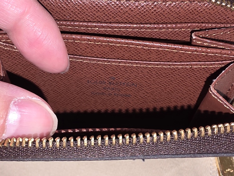 ジッピーコインパース（ブランド財布・小物）の商品画像 - 査定依頼日：2025年12月11日 - 最高査定価格：25,000円