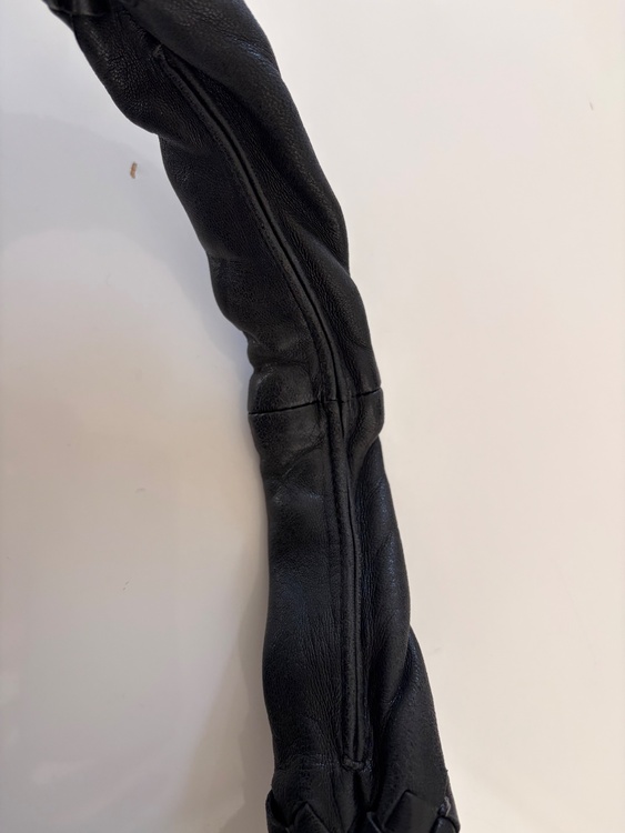 イントラチャート　ホーボー（ブランドバッグ）の商品画像 - 査定依頼日：2026年1月12日 - 最高査定価格：170,000円