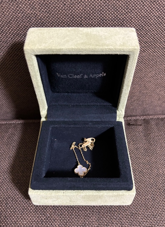 スイートアルハンブラブレス（宝石）の商品画像 - 査定依頼日：2026年3月29日 - 最高査定価格：200,000円