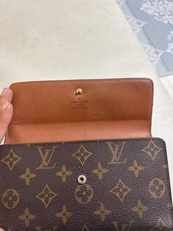 長財布（ブランド財布・小物）の商品画像 - 査定依頼日：2025年12月2日 - 最高査定価格：10,000円