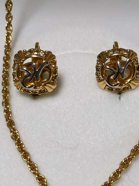 ニナリッチ　ネックレスとイヤリングセット（金・貴金属）の商品画像 - 査定依頼日：2023年6月7日 - 最高査定価格：4,500円