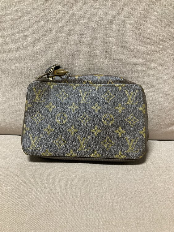 ルイヴィトン（ブランド財布・小物）の商品画像 - 査定依頼日：2023年8月15日 - 最高査定価格：10,000円