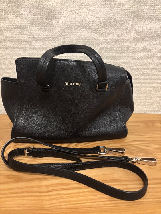 ミュウミュウ  （ブランドバッグ）の商品画像 - 査定依頼日：2025年8月8日 - 最高査定価格：50,000円