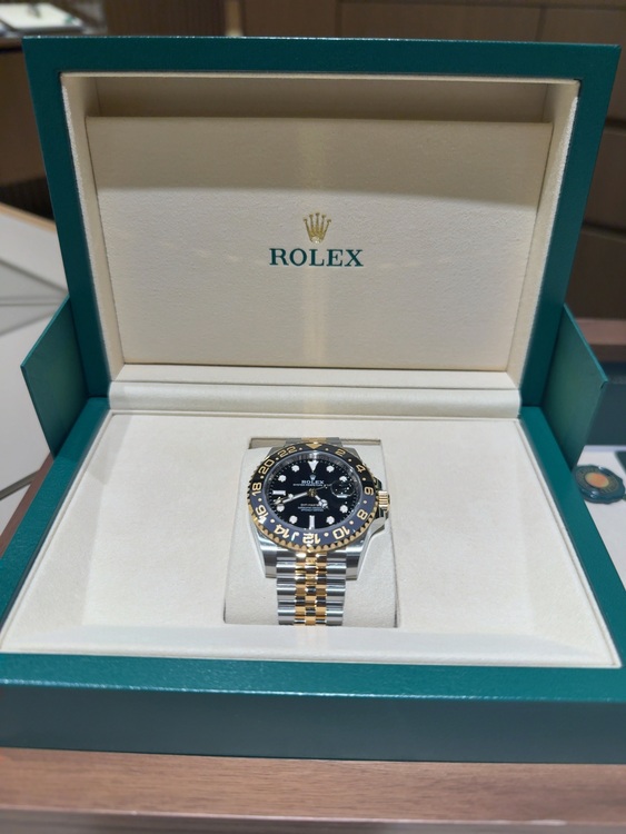 ロレックス GMTマスター （高級時計）の商品画像 - 査定依頼日：2025年6月8日 - 最高査定価格：3,150,000円