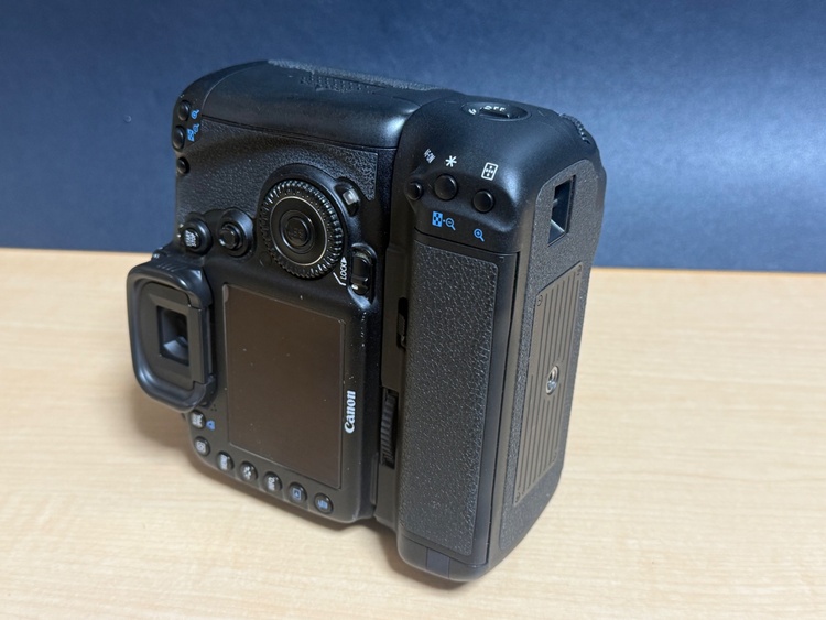 EOS7D 28-135レンズ（カメラ）の商品画像 - 査定依頼日：2026年4月27日 - 最高査定価格：9,500円