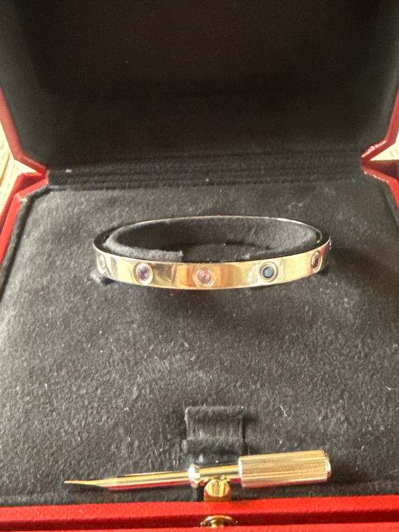 フェンディ  （ブランドバッグ）の商品画像 - 査定依頼日：2025年9月24日 - 最高査定価格：1,000,000円