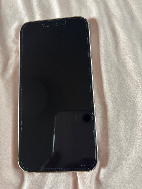iPhone iPhone 13 128GB SIMフリー（スマホ）の商品画像 - 査定依頼日：2026年8月29日 - 最高査定価格：35,500円