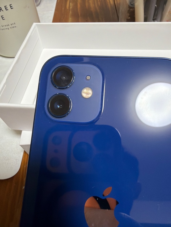 iPhone 12 64GB docomo（スマホ）の商品画像 - 査定依頼日：2026年3月31日 - 最高査定価格：25,000円