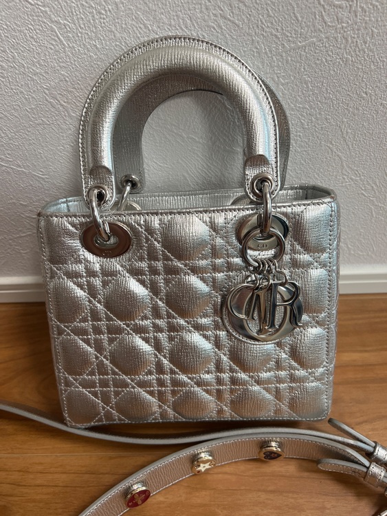 レディディオール（ブランドバッグ）の商品画像 - 査定依頼日：2025年9月5日 - 最高査定価格：200,000円