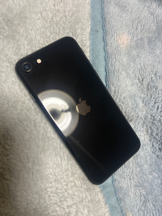 iPhoneSE（スマホ）の商品画像 - 査定依頼日：2025年10月27日 - 最高査定価格：100,000円