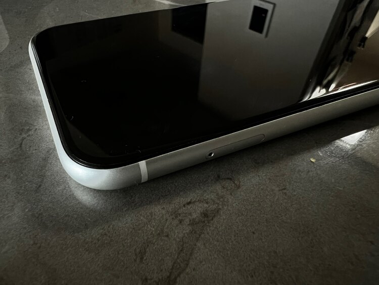 iPhoneXR 64GB 楽天モバイル（スマホ）の商品画像 - 査定依頼日：2025年5月21日 - 最高査定価格：15,000円