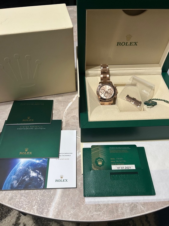 ロレックス デイトナ 116505（高級時計）の商品画像 - 査定依頼日：2025年8月27日 - 最高査定価格：7,400,000円