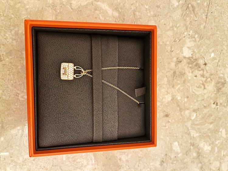 エルメス　アミュレット　コンスタンス（宝石）の商品画像 - 査定依頼日：2023年8月20日 - 最高査定価格：400,000円