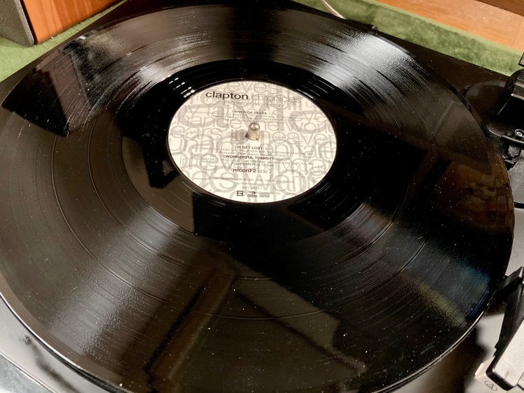 clapton chronicles（レコード）の商品画像 - 査定依頼日：2026年3月25日 - 最高査定価格：100,000円