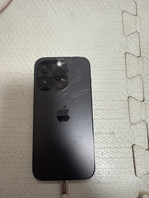 iPhone 14 Pro 128GB au（スマホ）の商品画像 - 査定依頼日：2026年2月6日 - 最高査定価格：36,000円