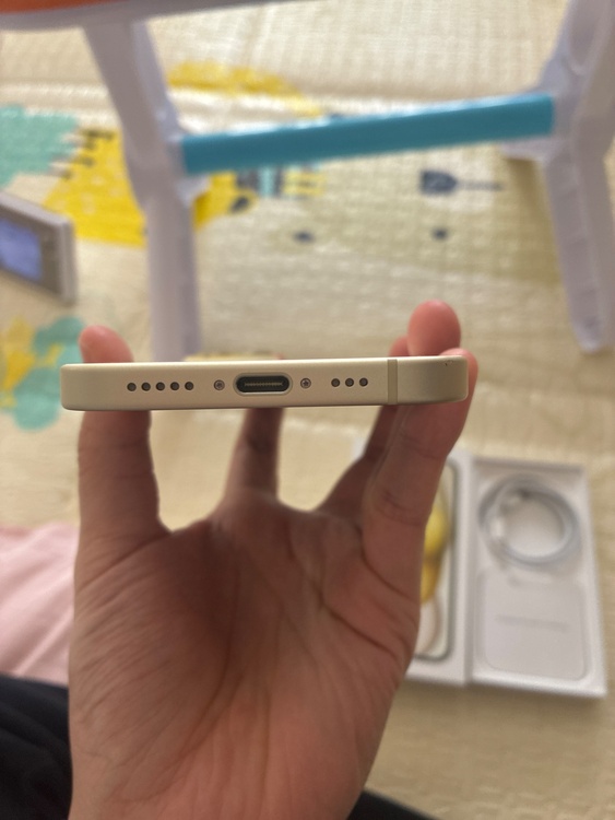 iPhone 15 256GB docomo（スマホ）の商品画像 - 査定依頼日：2026年1月29日 - 最高査定価格：68,000円