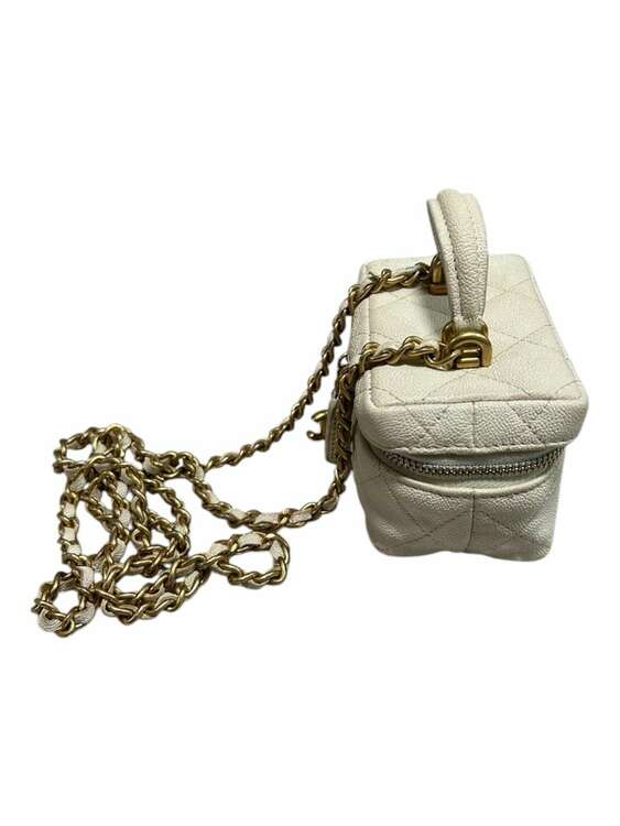 マトラッセ　ミニバニティ（ブランドバッグ）の商品画像 - 査定依頼日：2024年12月21日 - 最高査定価格：100,000円