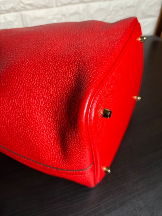 エルメス ピコタンロックＭＭ トリヨンクレマンス ルージュクー A刻印 （ブランドバッグ）の商品画像 - 査定依頼日：2025年9月3日 - 最高査定価格：300,000円