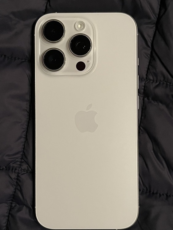 iPhone 16 Pro 256GB Softbank（スマホ）の商品画像 - 査定依頼日：2026年1月5日 - 最高査定価格：66,000円