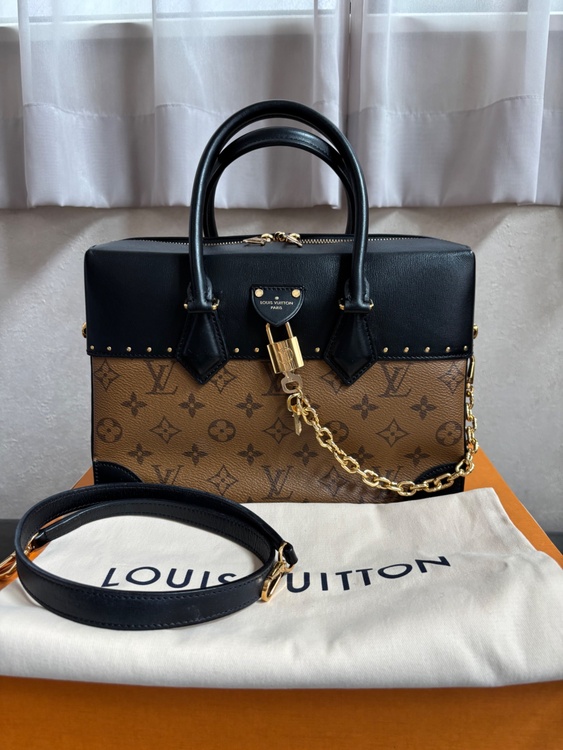 モノグラム　リバース　シティマル（ブランドバッグ）の商品画像 - 査定依頼日：2026年4月28日 - 最高査定価格：800,000円