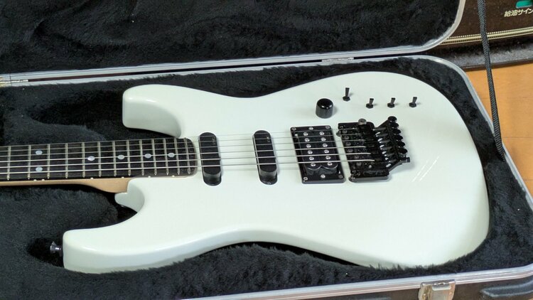 エアクラフトギターAC5（ピアノ・楽器・PA機材）の商品画像 - 査定依頼日：2026年6月8日 - 最高査定価格：175,000円