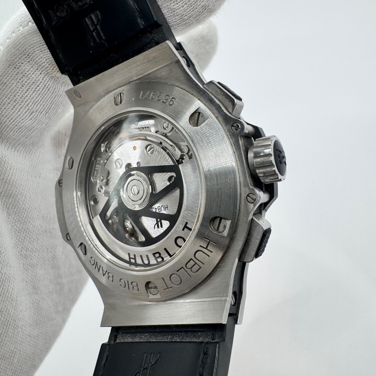 ウブロ　ビッグバン アエロバン スチール（高級時計）の商品画像 - 査定依頼日：2025年6月28日 - 最高査定価格：900,000円