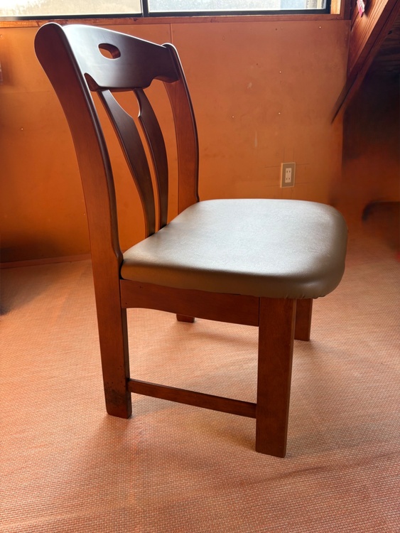 椅子　6脚（家具・寝具）の商品画像 - 査定依頼日：2026年2月13日 - 最高査定価格：10,000円