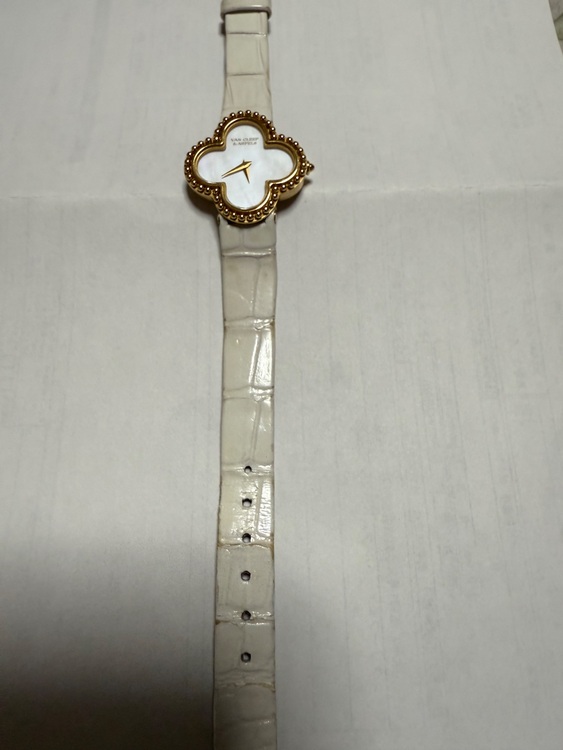 その他 ヴァン クリーフ＆アーペル VCARD2200（高級時計）の商品画像 - 査定依頼日：2025年10月7日 - 最高査定価格：750,000円