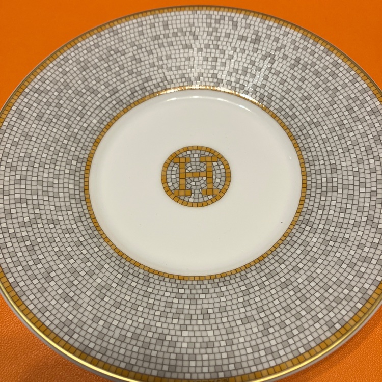 エルメス新品《モザイク24》ティーカップ＆ソーサー　２客セット（食器）の商品画像 - 査定依頼日：2025年8月26日 - 最高査定価格：40,000円