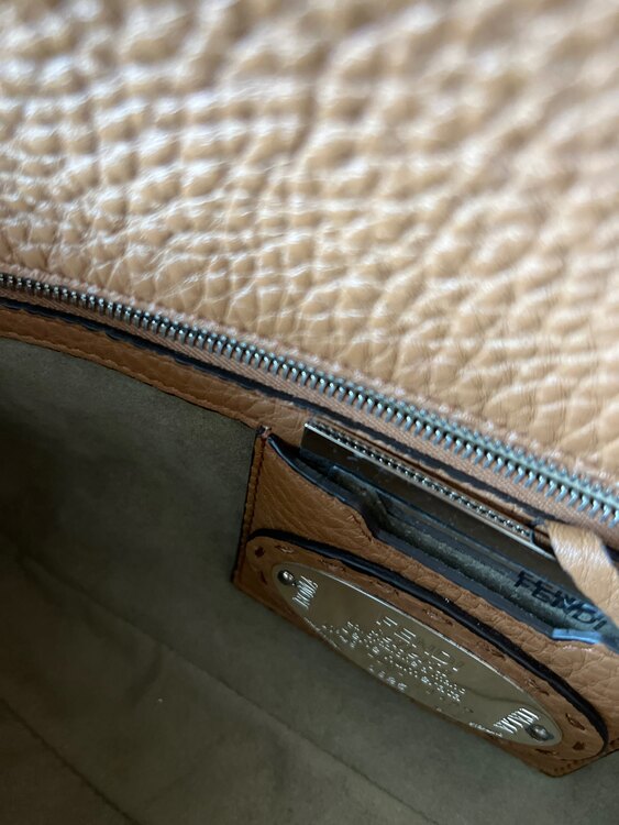 バケット（ブランドバッグ）の商品画像 - 査定依頼日：2025年3月18日 - 最高査定価格：145,000円