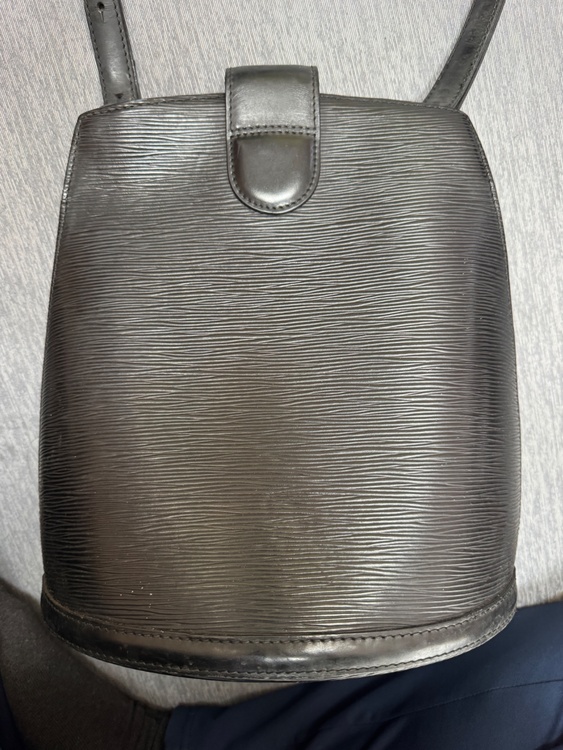 ルイヴィトン　エピ　クリュニー　ショルダーバッグ（ブランドバッグ）の商品画像 - 査定依頼日：2026年1月30日 - 最高査定価格：50,000円