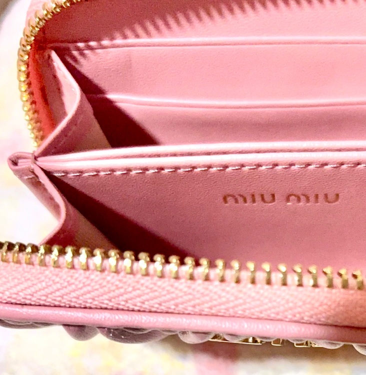 ミュウミュウ　 マテラッセレザー コインケース（ブランド財布・小物）の商品画像 - 査定依頼日：2025年11月19日 - 最高査定価格：20,000円