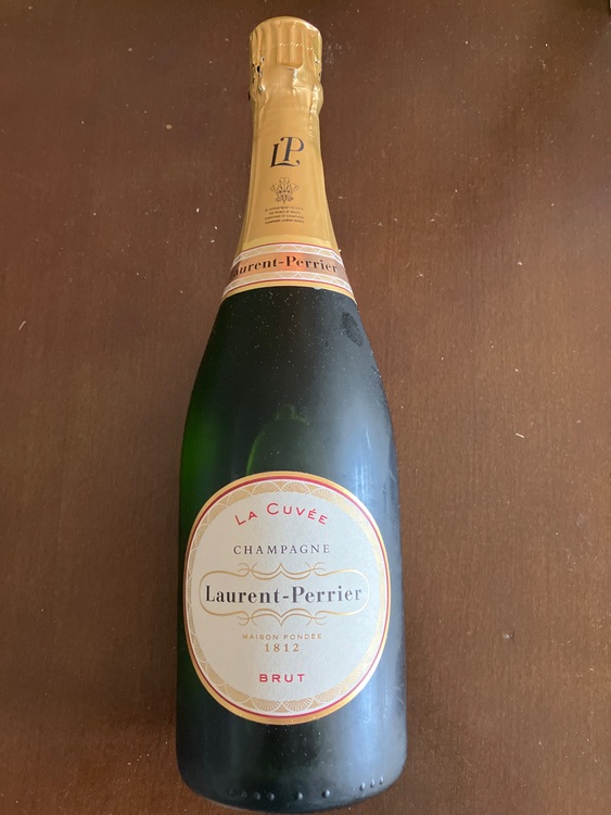 ローラン・ペリエ　ラ　キュベ（お酒）の商品画像 - 査定依頼日：2025年6月20日 - 最高査定価格：3,000円