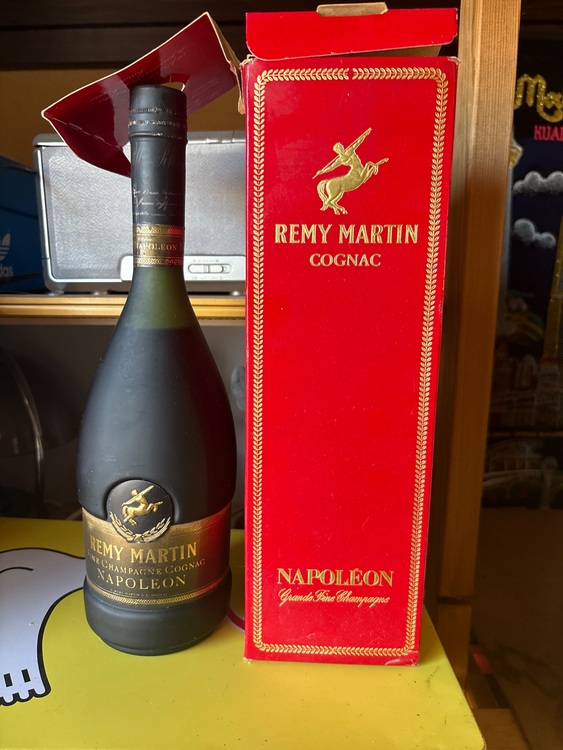 レミーマルタンナポレオン（お酒）の商品画像 - 査定依頼日：2025年8月14日 - 最高査定価格：45,700円