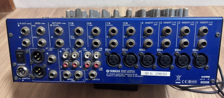 YAMAHA MG12/4FX アナログミキサー 電源アダプター付属（CD・DVD）の商品画像 - 査定依頼日：2026年2月25日 - 最高査定価格：3,000円