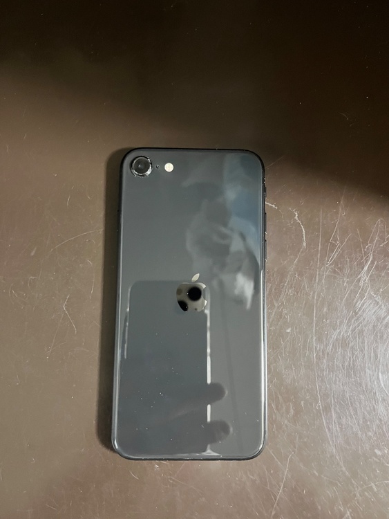 iPhone SE (第 2 世代) 64GB SIMフリー（スマホ）の商品画像 - 査定依頼日：2026年4月28日 - 最高査定価格：13,000円