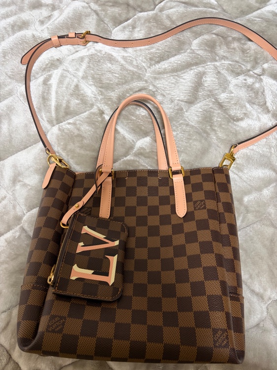 ベルトルト（ブランドバッグ）の商品画像 - 査定依頼日：2026年1月10日 - 最高査定価格：165,000円