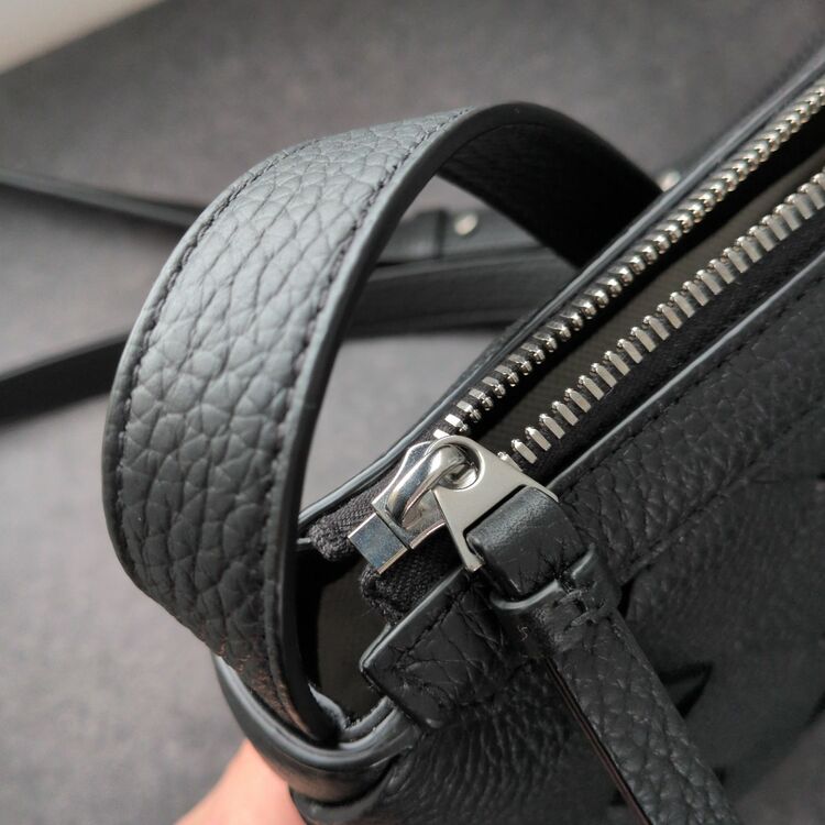 ボッテガ・ヴェネタ  （ブランドバッグ）の商品画像 - 査定依頼日：2025年10月20日 - 最高査定価格：250,000円