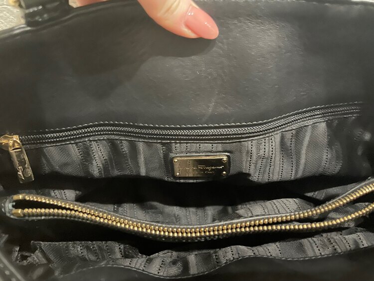 フェラガモ  （ブランドバッグ）の商品画像 - 査定依頼日：2025年4月1日 - 最高査定価格：20,000円