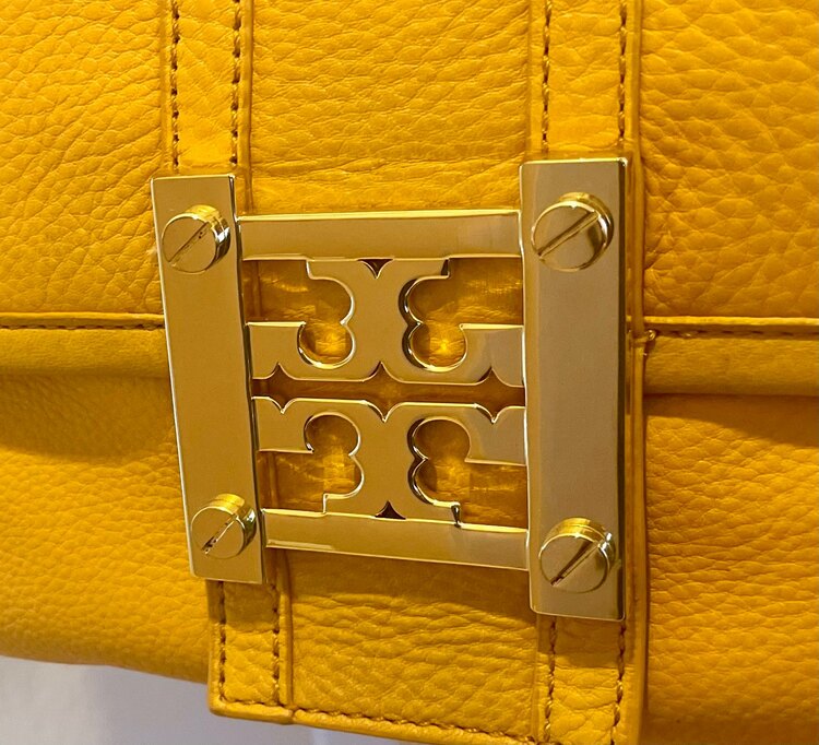 トリーバーチ  ショルダーバッグ（ブランド財布・小物）の商品画像 - 査定依頼日：2024年11月25日 - 最高査定価格：10,000円