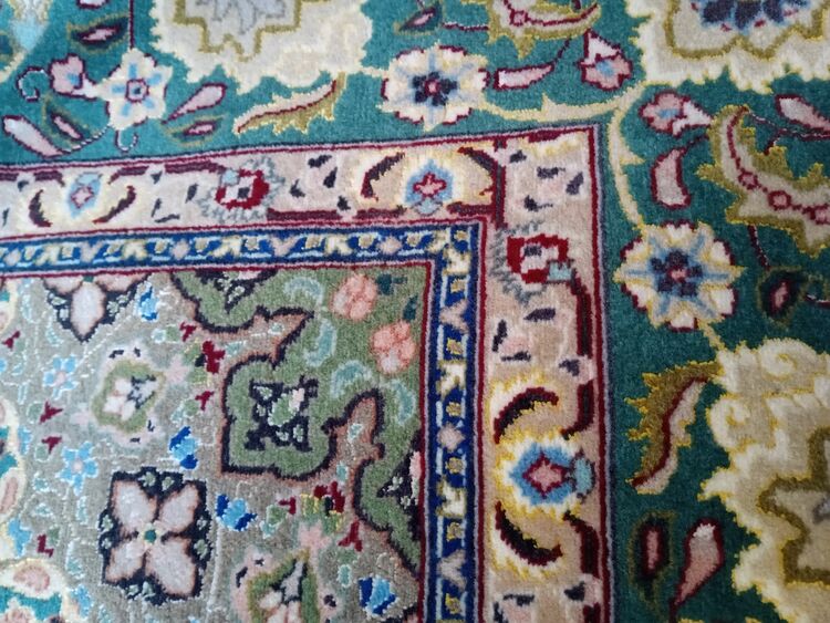 ペルシャ絨毯（家具・寝具）の商品画像 - 査定依頼日：2025年9月15日 - 最高査定価格：30,000円