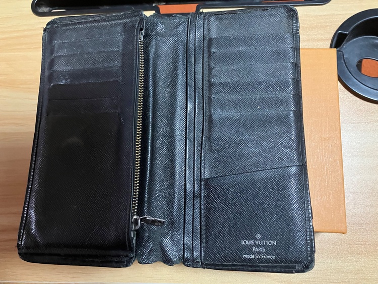 エピ　長財布（ブランドバッグ）の商品画像 - 査定依頼日：2026年2月18日 - 最高査定価格：2,000円