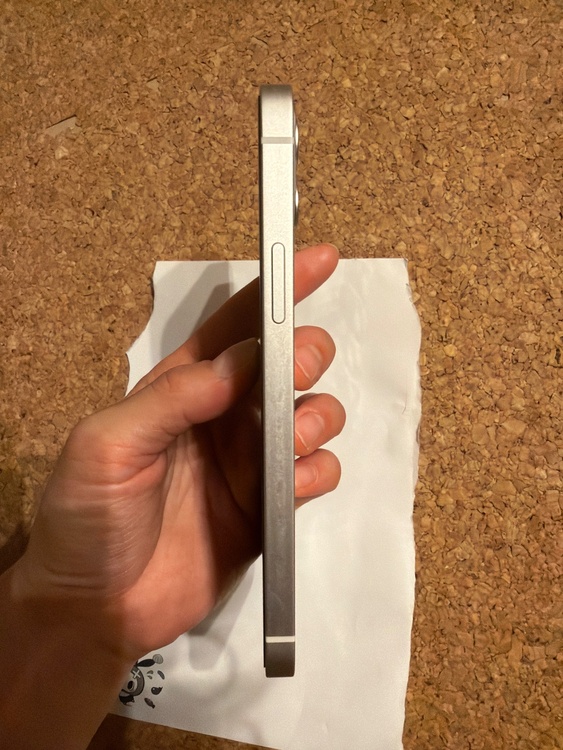 iPhone iPhone 12 128GB SIMフリー（スマホ）の商品画像 - 査定依頼日：2026年8月24日 - 最高査定価格：23,500円