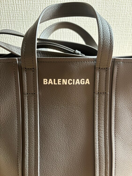 バレンシアガ  （ブランドバッグ）の商品画像 - 査定依頼日：2025年5月23日 - 最高査定価格：70,000円